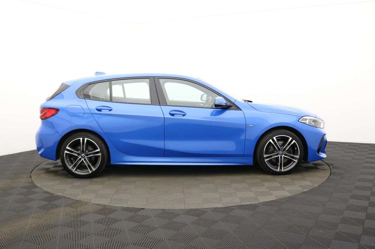 A 2023 BMW 1 SERIES 1.5 118i M Sport (LCP) Hatchback 5dr Petrol Manual Euro 6 (s/s) (136 ps) Aw A 2023 BMW 1 SERIES 1.5 118i M Sport (LCP) Hatchback 5dr Petrol Manual Euro 6 (s/s) (136 ps) Aw