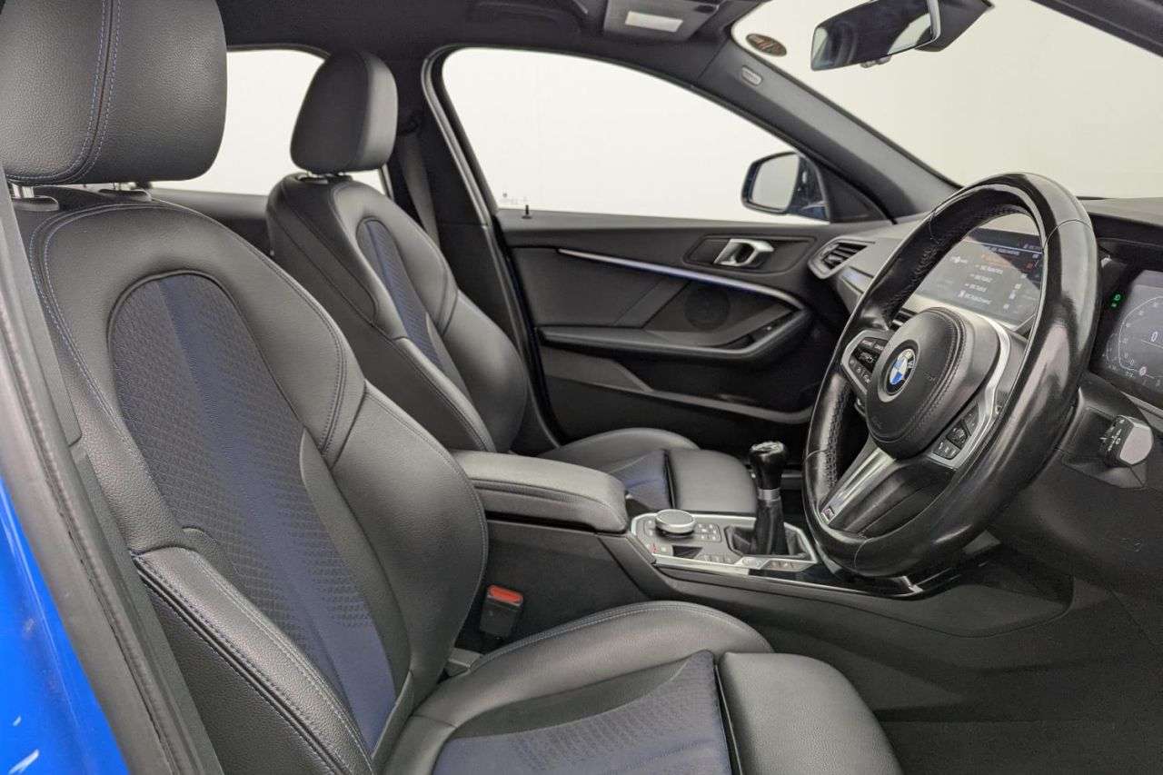 A 2023 BMW 1 SERIES 1.5 118i M Sport (LCP) Hatchback 5dr Petrol Manual Euro 6 (s/s) (136 ps) Aw A 2023 BMW 1 SERIES 1.5 118i M Sport (LCP) Hatchback 5dr Petrol Manual Euro 6 (s/s) (136 ps) Aw