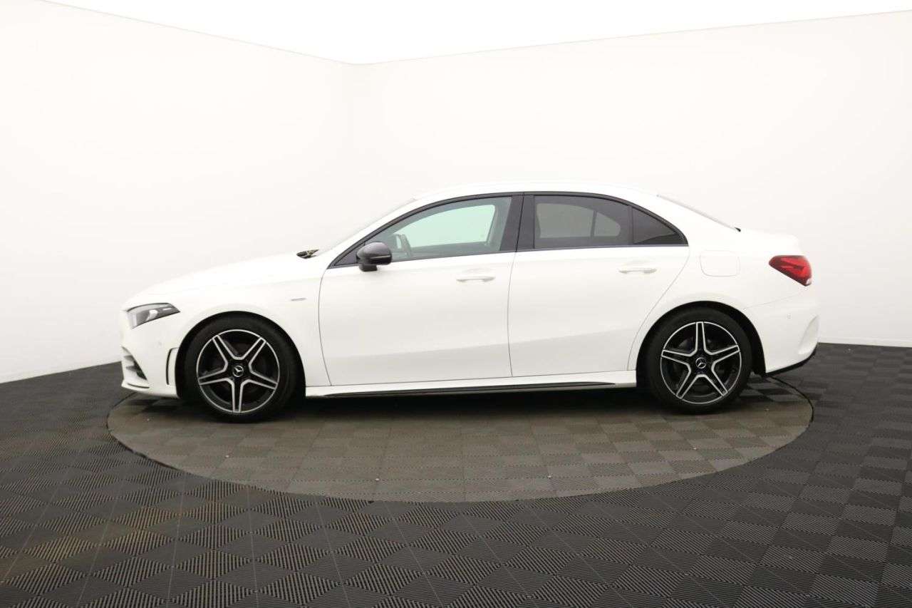 2021 MERCEDES-BENZ A CLASS 2021 MERCEDES-BENZ A CLASS