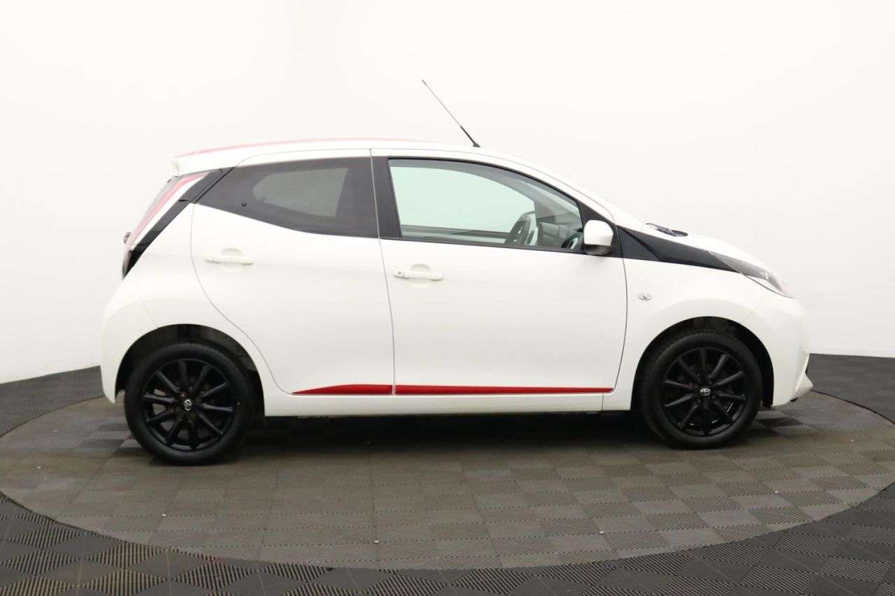 A 2018 TOYOTA AYGO 1.0 VVT-i x-press Hatchback 5dr Petrol Manual Euro 6 (68 ps) Award Winning A 2018 TOYOTA AYGO 1.0 VVT-i x-press Hatchback 5dr Petrol Manual Euro 6 (68 ps) Award Winning