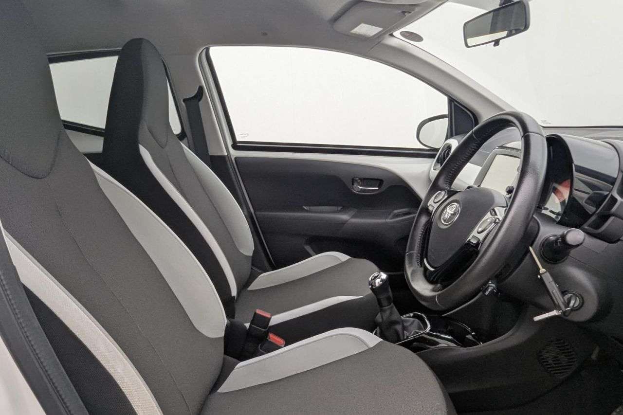 A 2018 TOYOTA AYGO 1.0 VVT-i x-press Hatchback 5dr Petrol Manual Euro 6 (68 ps) Award Winning A 2018 TOYOTA AYGO 1.0 VVT-i x-press Hatchback 5dr Petrol Manual Euro 6 (68 ps) Award Winning