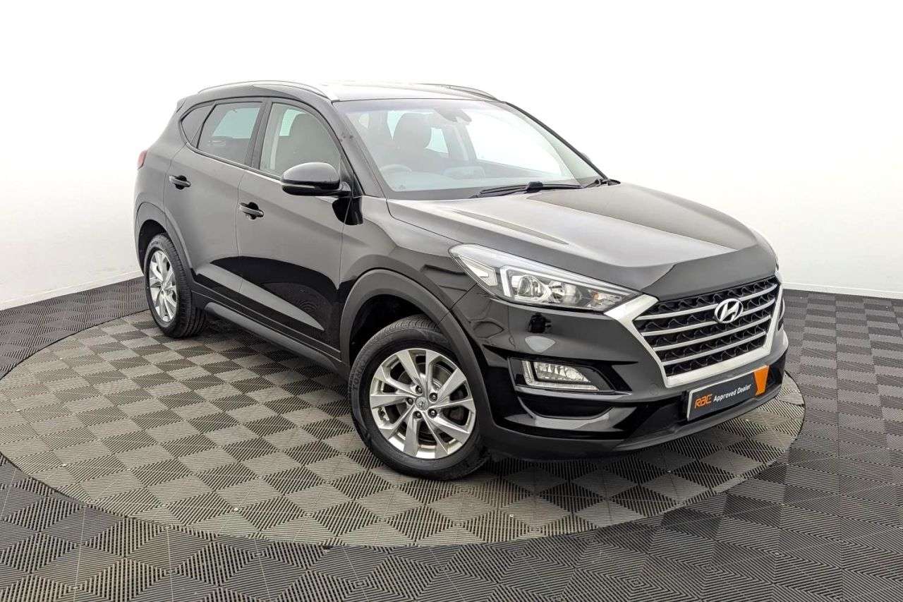 A 2018 HYUNDAI TUCSON 1.6 GDi SE Nav SUV 5dr Petrol Manual Euro 6 (s/s) (132 ps) Award Winning 5 A 2018 HYUNDAI TUCSON 1.6 GDi SE Nav SUV 5dr Petrol Manual Euro 6 (s/s) (132 ps) Award Winning 5