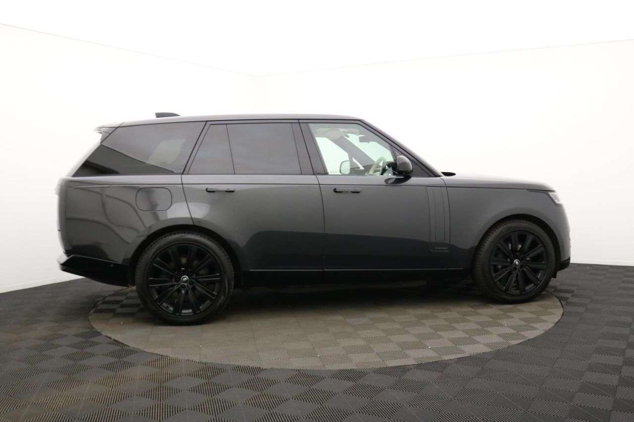 A 2023 LAND ROVER RANGE ROVER 3.0 P460e 38.2kWh Autobiography SUV 5dr Petrol Plug-in Hybrid Auto 4WD Euro A 2023 LAND ROVER RANGE ROVER 3.0 P460e 38.2kWh Autobiography SUV 5dr Petrol Plug-in Hybrid Auto 4WD Euro