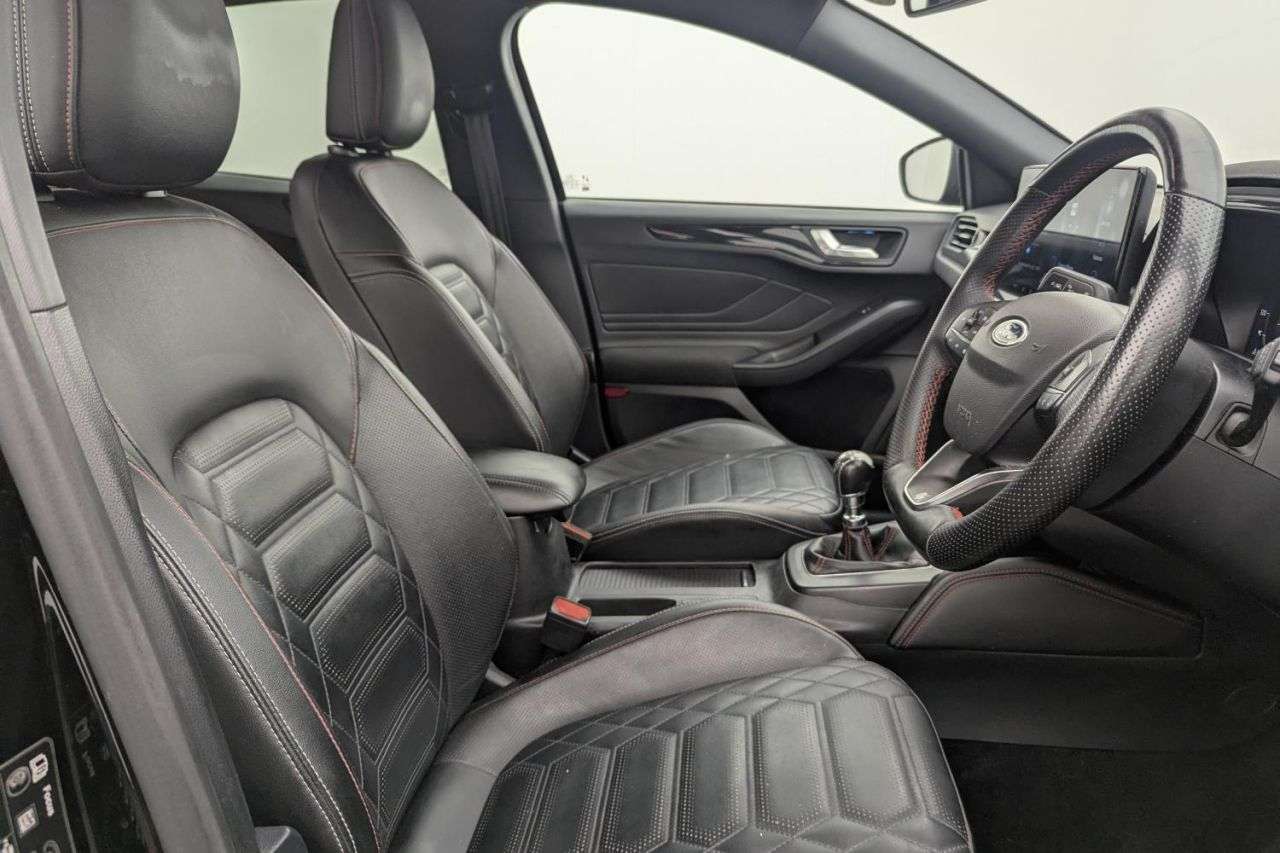 A 2023 FORD FOCUS 1.0T EcoBoost ST-Line X Hatchback 5dr Petrol Manual Euro 6 (s/s) (125 ps) A A 2023 FORD FOCUS 1.0T EcoBoost ST-Line X Hatchback 5dr Petrol Manual Euro 6 (s/s) (125 ps) A