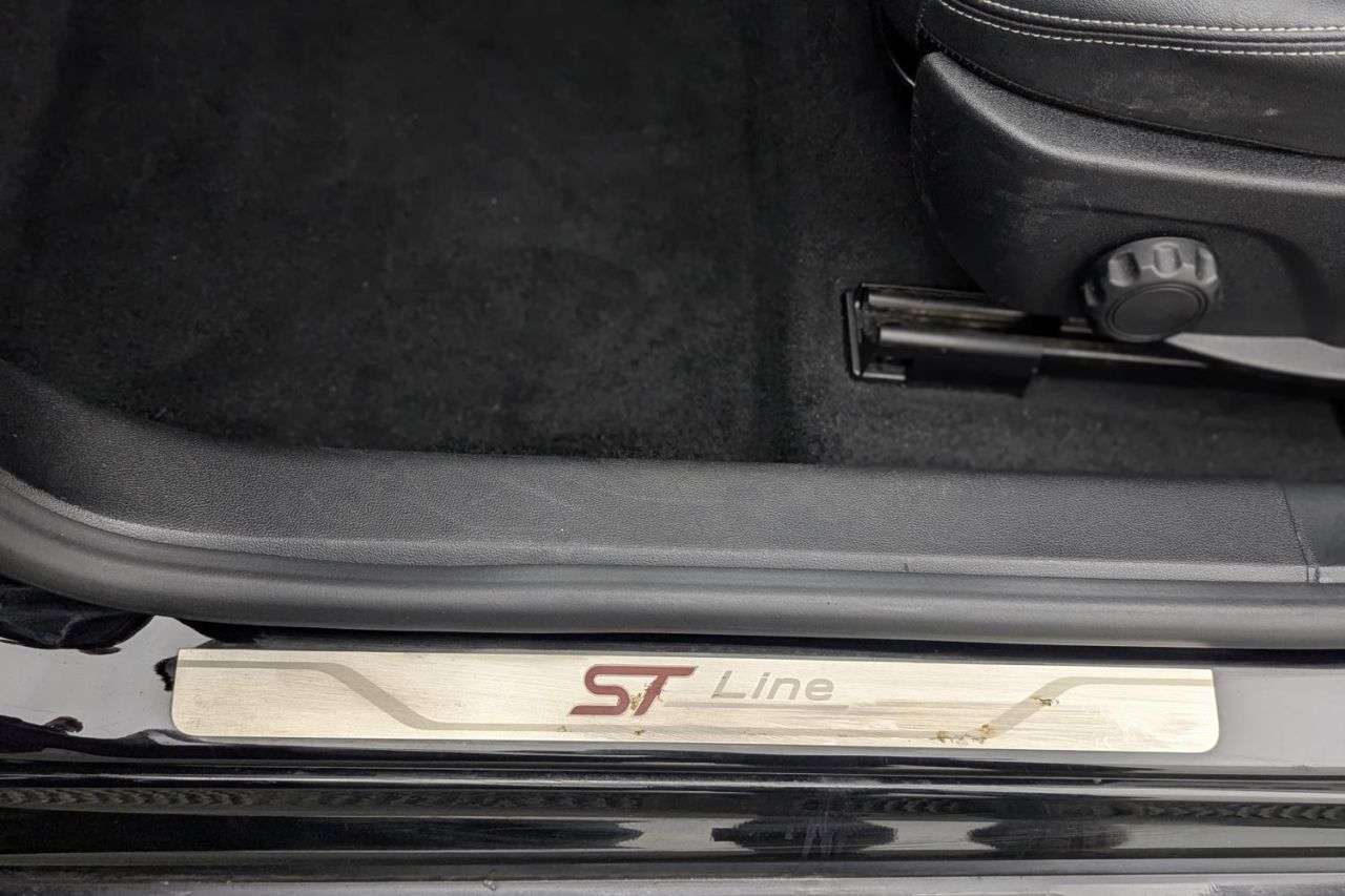 2023 FORD FOCUS 2023 FORD FOCUS
