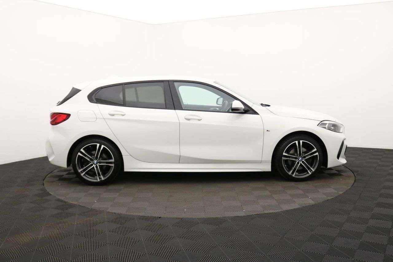 A 2020 BMW 1 SERIES 1.5 118i M Sport Hatchback 5dr Petrol Manual Euro 6 (s/s) (140 ps) Award Wi A 2020 BMW 1 SERIES 1.5 118i M Sport Hatchback 5dr Petrol Manual Euro 6 (s/s) (140 ps) Award Wi