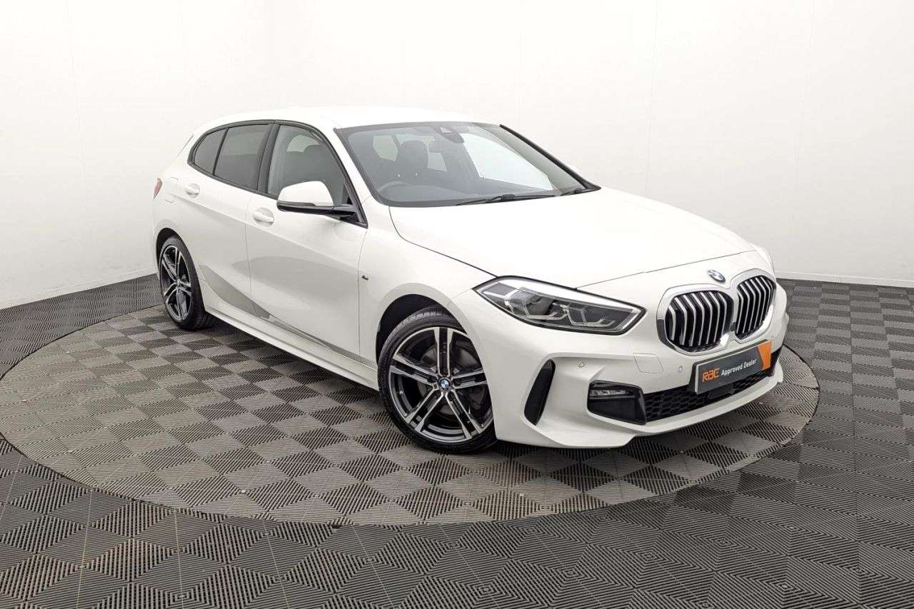 A 2020 BMW 1 SERIES 1.5 118i M Sport Hatchback 5dr Petrol Manual Euro 6 (s/s) (140 ps) Award Wi A 2020 BMW 1 SERIES 1.5 118i M Sport Hatchback 5dr Petrol Manual Euro 6 (s/s) (140 ps) Award Wi