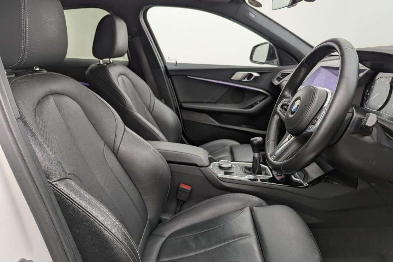 A 2020 BMW 1 SERIES 1.5 118i M Sport Hatchback 5dr Petrol Manual Euro 6 (s/s) (140 ps) Award Wi A 2020 BMW 1 SERIES 1.5 118i M Sport Hatchback 5dr Petrol Manual Euro 6 (s/s) (140 ps) Award Wi