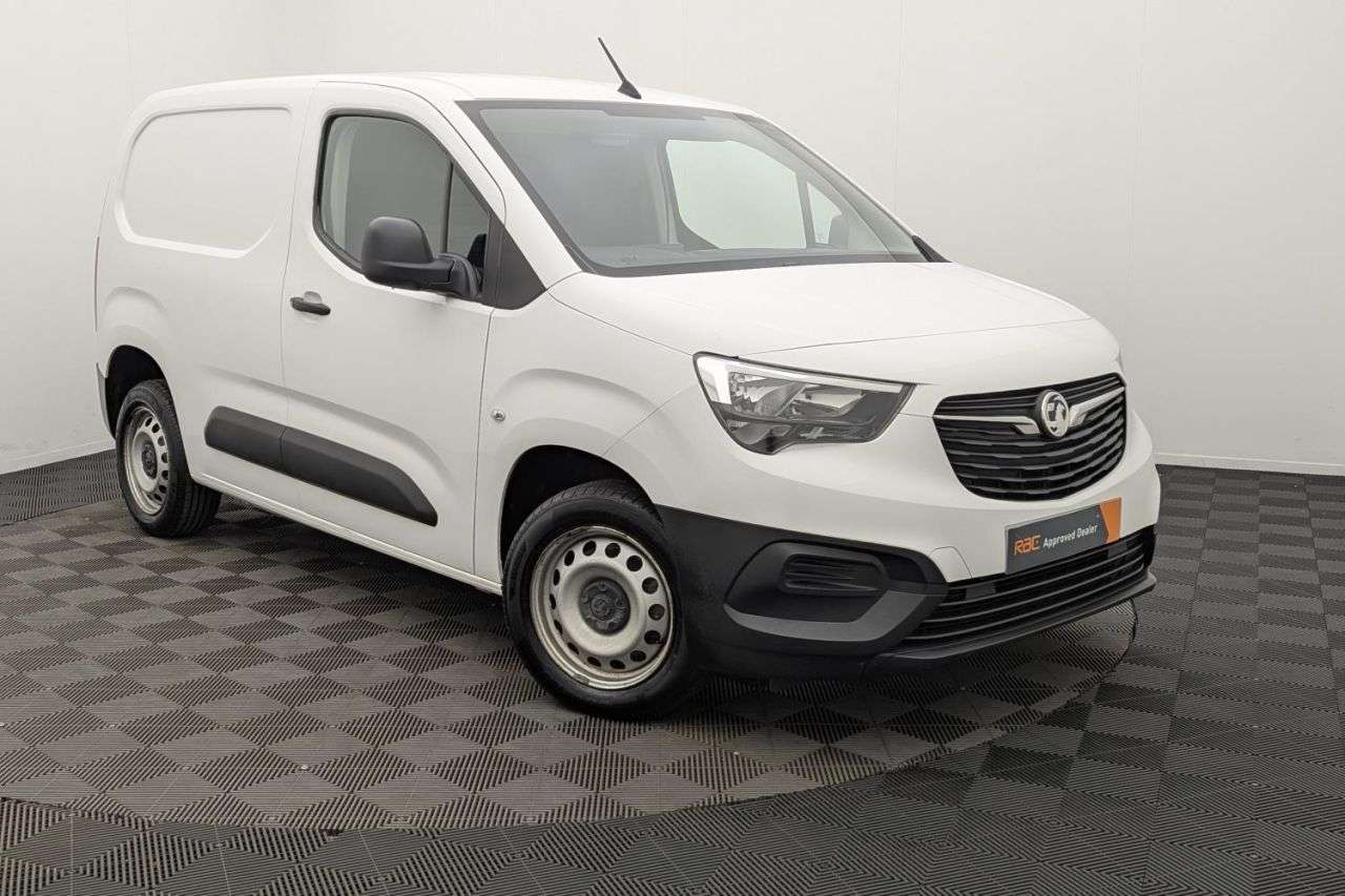 A 2021 VAUXHALL COMBO 1.5 Turbo D 2300 Dynamic Panel Van 4dr Diesel Manual L1 H1 Euro 6 (100 ps) A 2021 VAUXHALL COMBO 1.5 Turbo D 2300 Dynamic Panel Van 4dr Diesel Manual L1 H1 Euro 6 (100 ps)