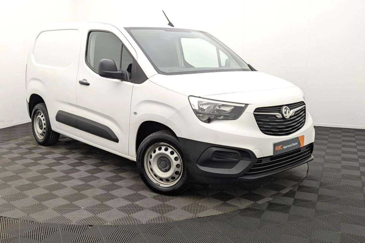 A 2021 VAUXHALL COMBO 1.5 Turbo D 2300 Dynamic Panel Van 4dr Diesel Manual L1 H1 Euro 6 (100 ps) A 2021 VAUXHALL COMBO 1.5 Turbo D 2300 Dynamic Panel Van 4dr Diesel Manual L1 H1 Euro 6 (100 ps)