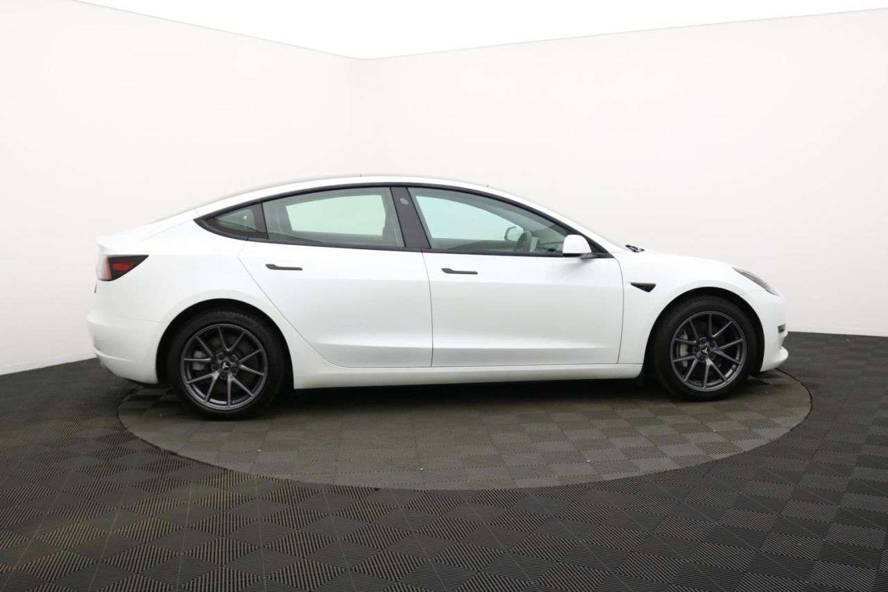 A 2022 TESLA MODEL 3 Standard Range Plus Saloon 4dr Electric Auto RWD (241 bhp) Award Winning 5 A 2022 TESLA MODEL 3 Standard Range Plus Saloon 4dr Electric Auto RWD (241 bhp) Award Winning 5