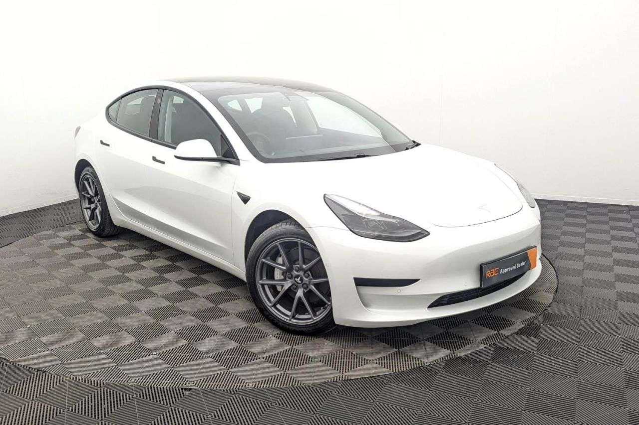 A 2022 TESLA MODEL 3 Standard Range Plus Saloon 4dr Electric Auto RWD (241 bhp) Award Winning 5 A 2022 TESLA MODEL 3 Standard Range Plus Saloon 4dr Electric Auto RWD (241 bhp) Award Winning 5