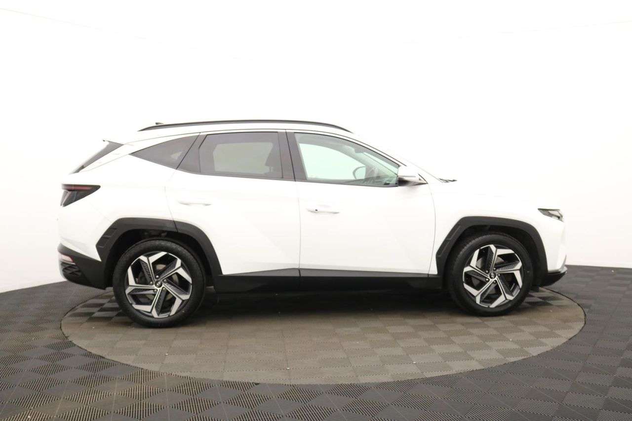 A 2021 HYUNDAI TUCSON 1.6 T-GDi Ultimate SUV 5dr Petrol Manual Euro 6 (s/s) (150 ps) Award Winnin A 2021 HYUNDAI TUCSON 1.6 T-GDi Ultimate SUV 5dr Petrol Manual Euro 6 (s/s) (150 ps) Award Winnin