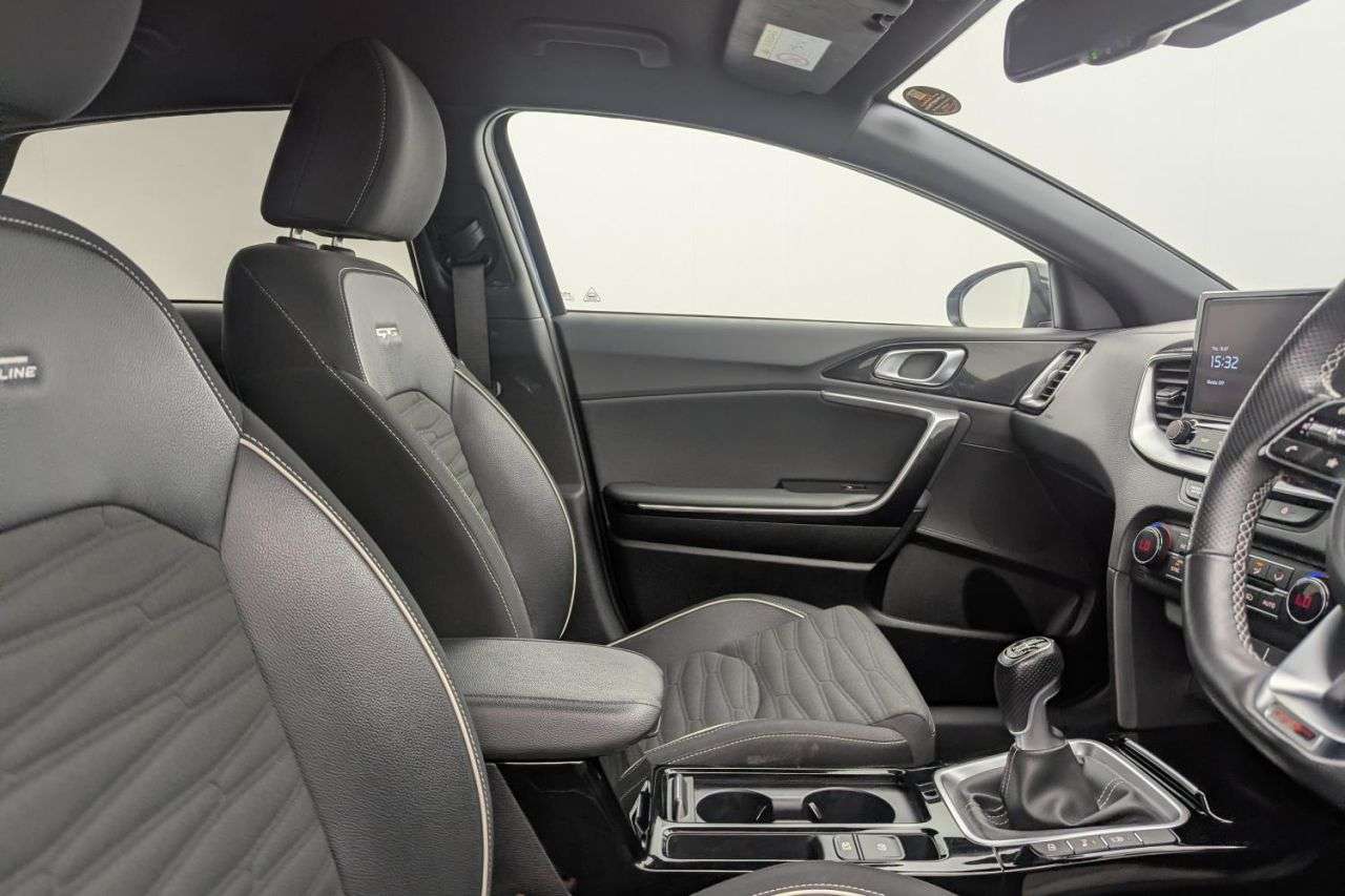 A 2022 KIA PROCEED 1.5 T-GDi GT-Line Shooting Brake 5dr Petrol Manual Euro 6 (s/s) (158 bhp) A A 2022 KIA PROCEED 1.5 T-GDi GT-Line Shooting Brake 5dr Petrol Manual Euro 6 (s/s) (158 bhp) A