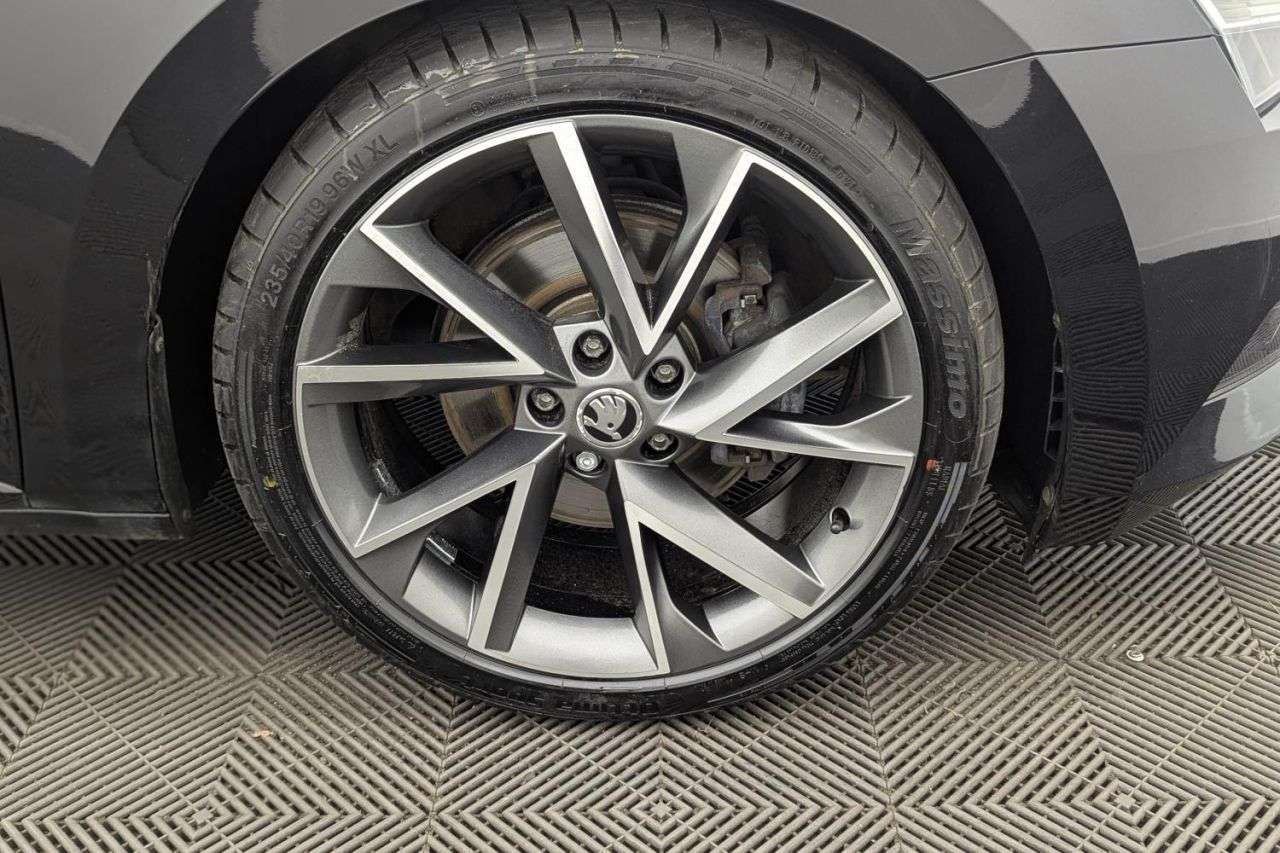2019 SKODA SUPERB 2019 SKODA SUPERB