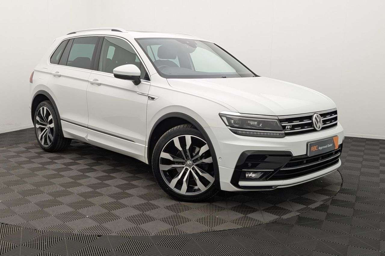 A 2019 VOLKSWAGEN TIGUAN 2.0 TDI R-Line Tech SUV 5dr Diesel Manual Euro 6 (s/s) (150 ps) Award Winni A 2019 VOLKSWAGEN TIGUAN 2.0 TDI R-Line Tech SUV 5dr Diesel Manual Euro 6 (s/s) (150 ps) Award Winni