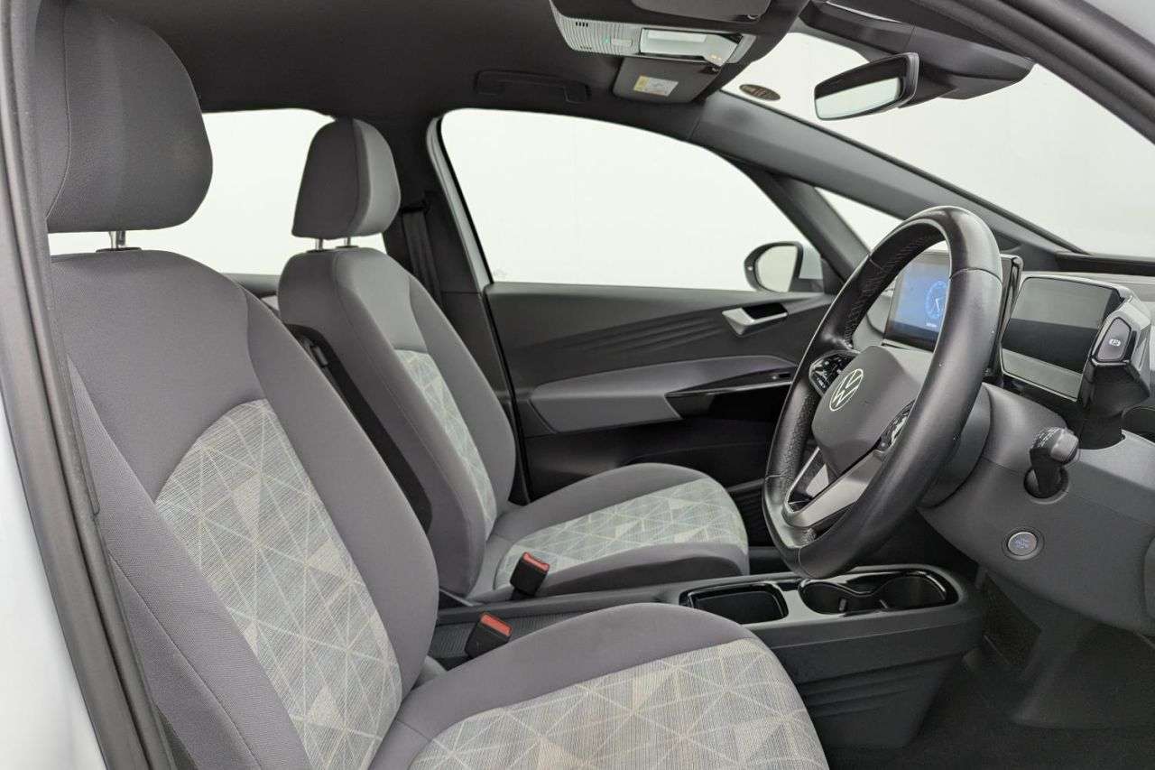 A 2022 VOLKSWAGEN ID.3 Pro Performance 58kWh Life Hatchback 5dr Electric Auto (204 ps) Award Winni A 2022 VOLKSWAGEN ID.3 Pro Performance 58kWh Life Hatchback 5dr Electric Auto (204 ps) Award Winni