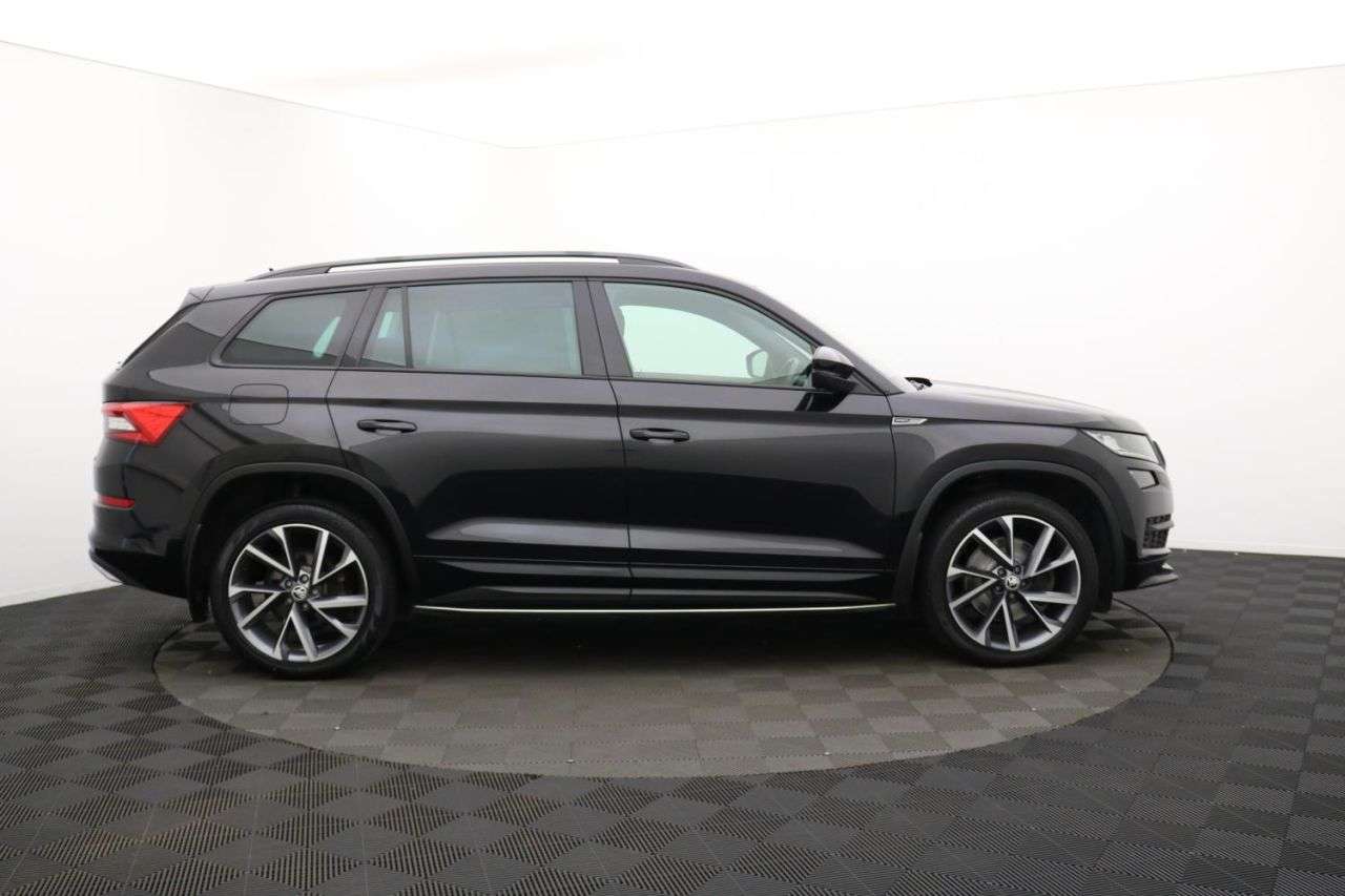 A 2020 SKODA KODIAQ 2.0 TDI SportLine SUV 5dr Diesel DSG 4WD Euro 6 (s/s) (7 Seat) (200 ps) Awa A 2020 SKODA KODIAQ 2.0 TDI SportLine SUV 5dr Diesel DSG 4WD Euro 6 (s/s) (7 Seat) (200 ps) Awa