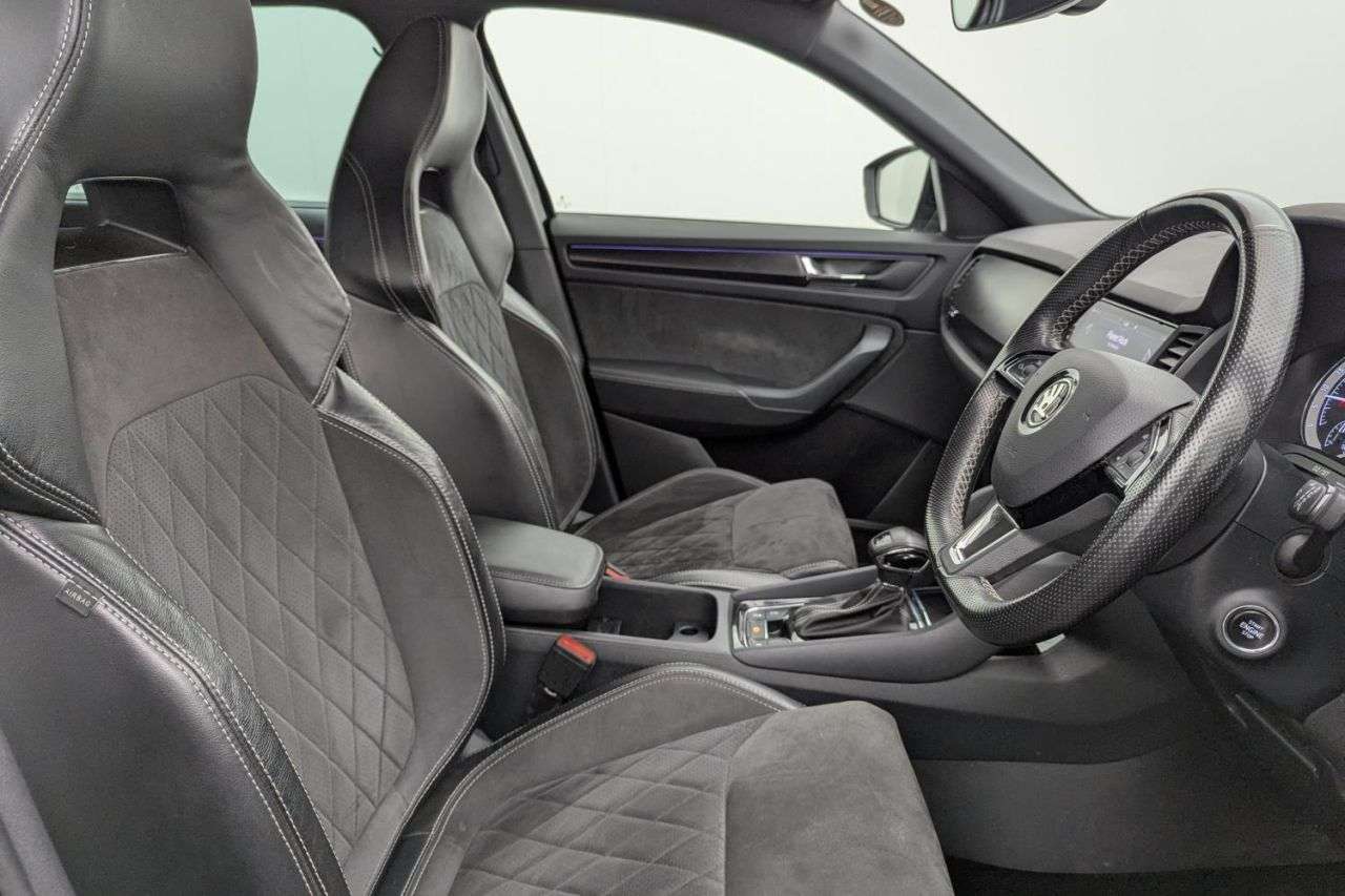 A 2020 SKODA KODIAQ 2.0 TDI SportLine SUV 5dr Diesel DSG 4WD Euro 6 (s/s) (7 Seat) (200 ps) Awa A 2020 SKODA KODIAQ 2.0 TDI SportLine SUV 5dr Diesel DSG 4WD Euro 6 (s/s) (7 Seat) (200 ps) Awa