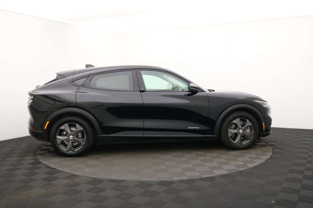 A 2022 FORD MUSTANG MACH-E Standard Range 70kWh SUV 5dr Electric Automatic (269 ps) Award Winning 5 St A 2022 FORD MUSTANG MACH-E Standard Range 70kWh SUV 5dr Electric Automatic (269 ps) Award Winning 5 St
