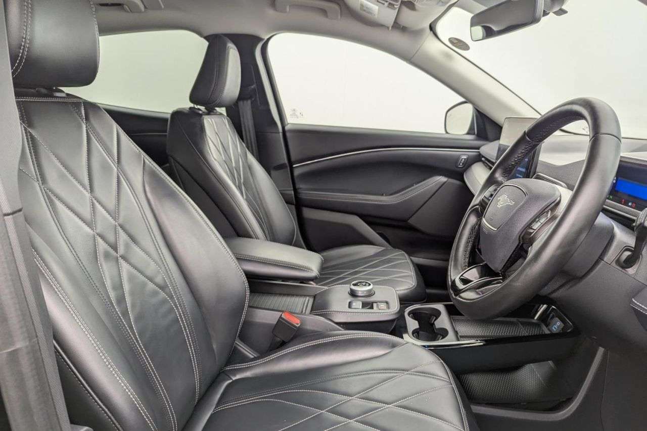 A 2022 FORD MUSTANG MACH-E Standard Range 70kWh SUV 5dr Electric Automatic (269 ps) Award Winning 5 St A 2022 FORD MUSTANG MACH-E Standard Range 70kWh SUV 5dr Electric Automatic (269 ps) Award Winning 5 St