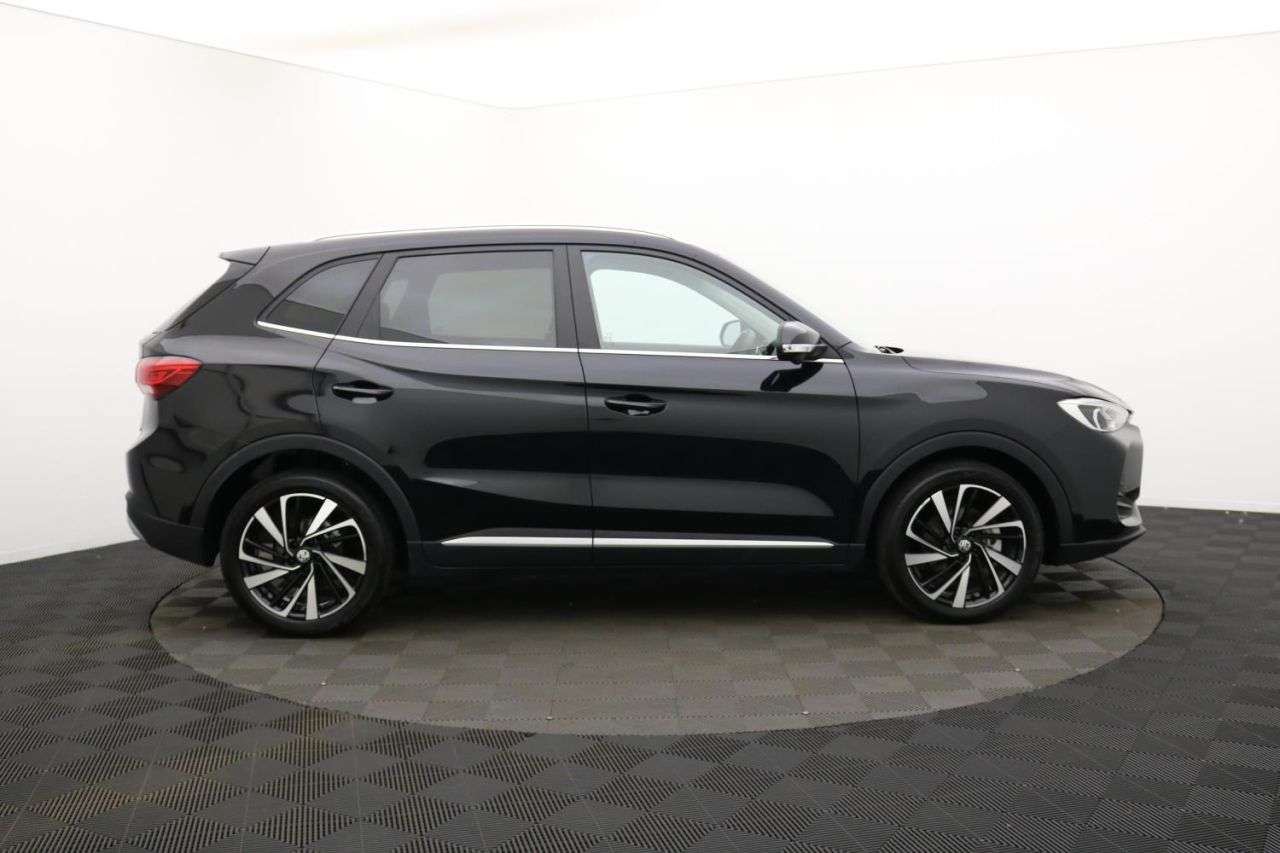 A 2024 MG MG ZS 1.5 Hybrid+ Trophy SUV 5dr Petrol Hybrid Auto Euro 6 (s/s) (196 ps) Award W A 2024 MG MG ZS 1.5 Hybrid+ Trophy SUV 5dr Petrol Hybrid Auto Euro 6 (s/s) (196 ps) Award W