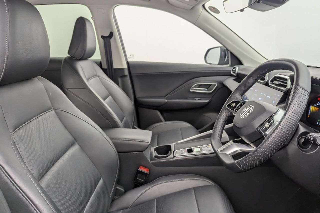 A 2024 MG MG ZS 1.5 Hybrid+ Trophy SUV 5dr Petrol Hybrid Auto Euro 6 (s/s) (196 ps) Award W A 2024 MG MG ZS 1.5 Hybrid+ Trophy SUV 5dr Petrol Hybrid Auto Euro 6 (s/s) (196 ps) Award W