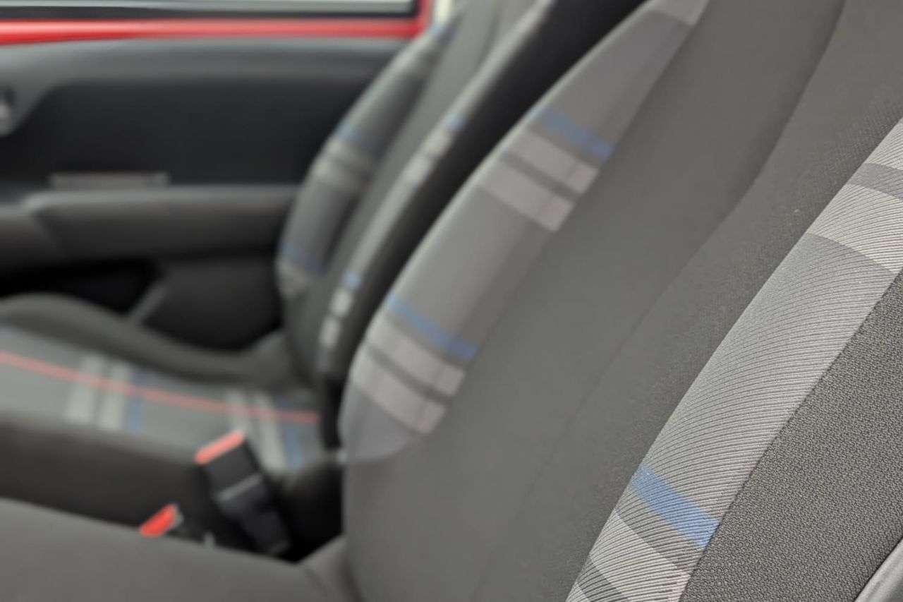 2015 PEUGEOT 108 2015 PEUGEOT 108