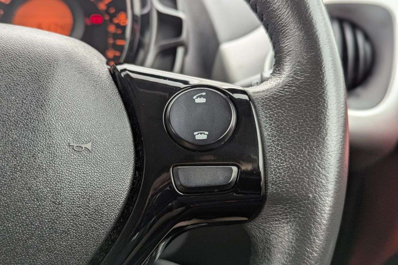 2015 PEUGEOT 108 2015 PEUGEOT 108