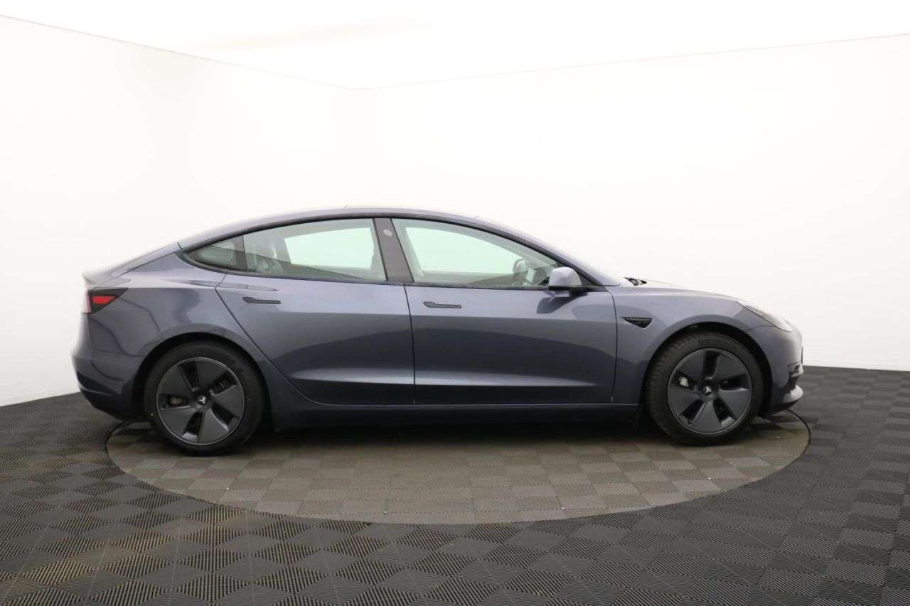 A 2020 TESLA MODEL 3 Standard Range Plus Saloon 4dr Electric Auto RWD (241 bhp) Award Winning 5 A 2020 TESLA MODEL 3 Standard Range Plus Saloon 4dr Electric Auto RWD (241 bhp) Award Winning 5