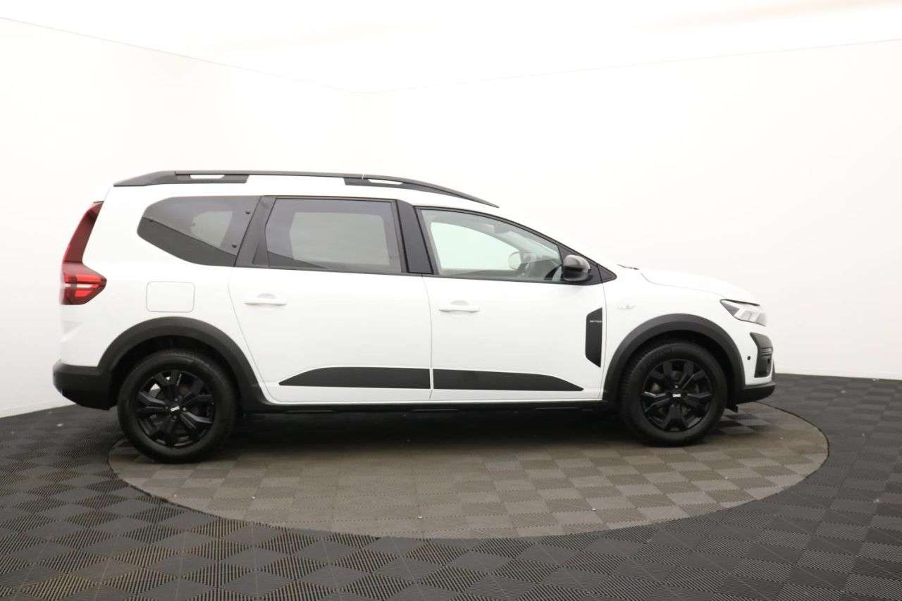 A 2023 DACIA JOGGER 1.0 TCe Extreme SE MPV 5dr Petrol Manual Euro 6 (s/s) (110 ps) Award Winnin A 2023 DACIA JOGGER 1.0 TCe Extreme SE MPV 5dr Petrol Manual Euro 6 (s/s) (110 ps) Award Winnin