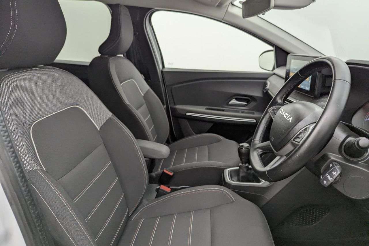 A 2023 DACIA JOGGER 1.0 TCe Extreme SE MPV 5dr Petrol Manual Euro 6 (s/s) (110 ps) Award Winnin A 2023 DACIA JOGGER 1.0 TCe Extreme SE MPV 5dr Petrol Manual Euro 6 (s/s) (110 ps) Award Winnin