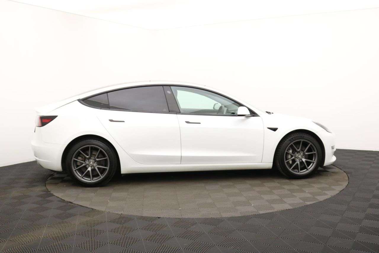 A 2021 TESLA MODEL 3 (Dual Motor) Long Range Saloon 4dr Electric Auto 4WDE (346 ps) Award Winnin A 2021 TESLA MODEL 3 (Dual Motor) Long Range Saloon 4dr Electric Auto 4WDE (346 ps) Award Winnin