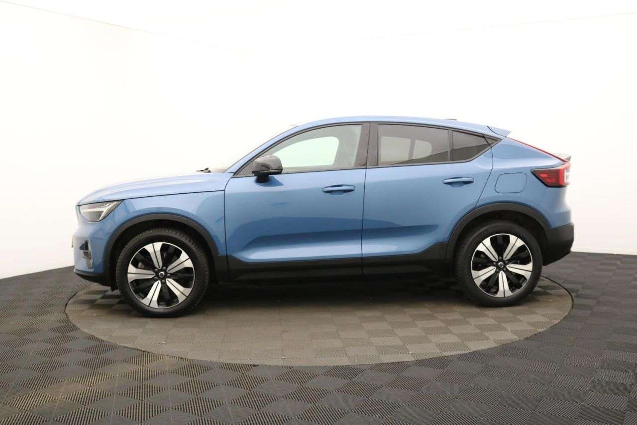 2023 VOLVO C40 2023 VOLVO C40