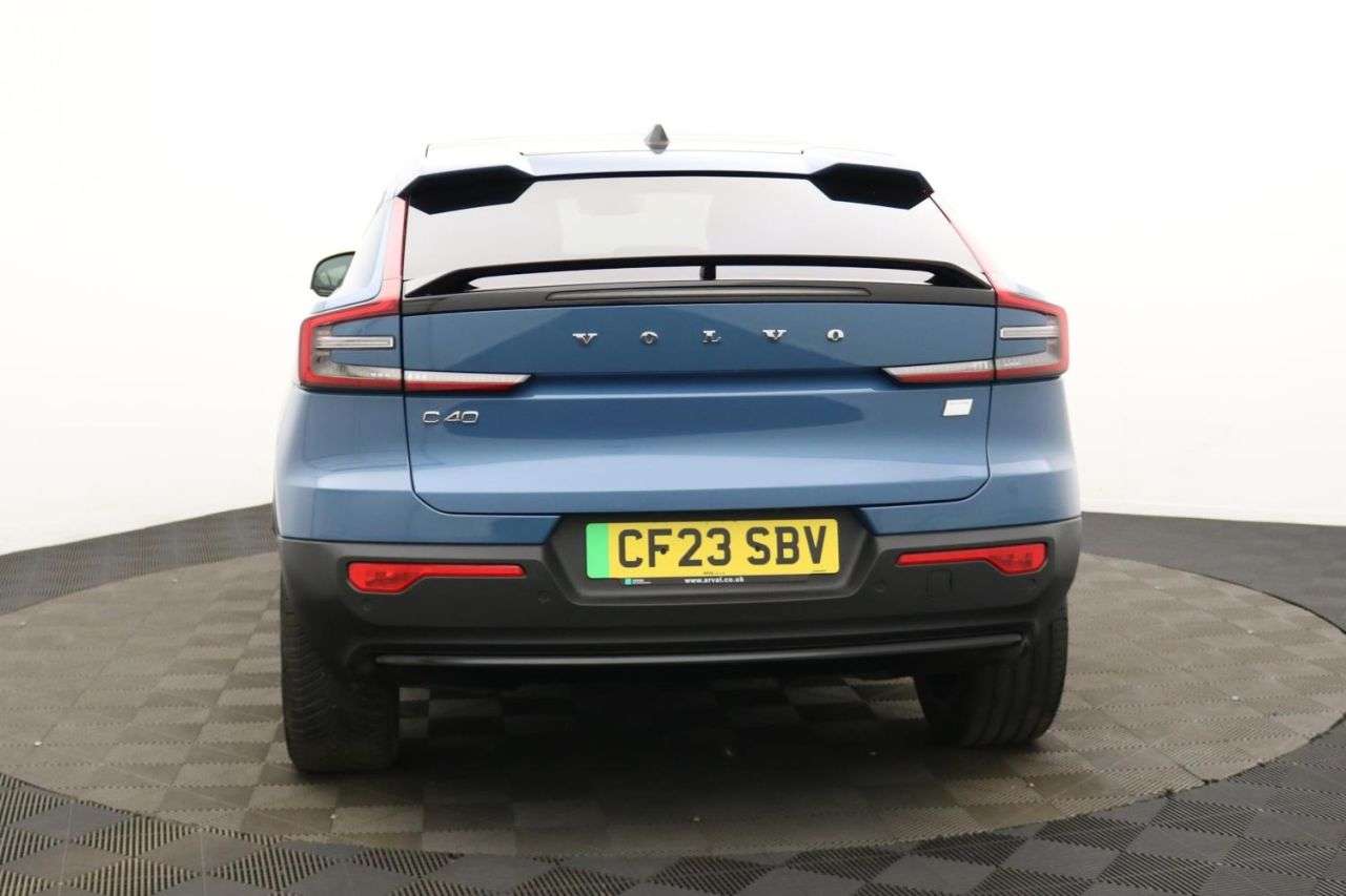 2023 VOLVO C40 2023 VOLVO C40
