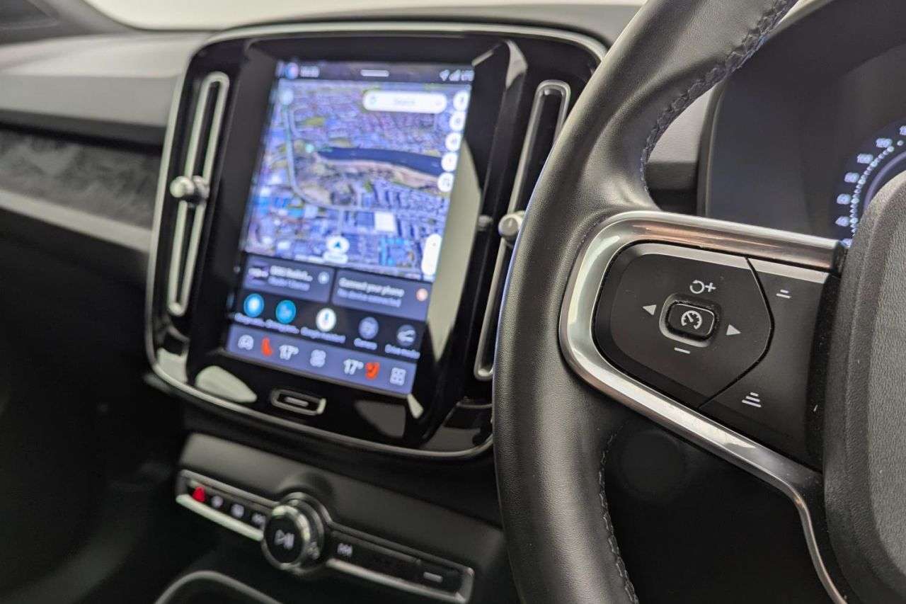 2023 VOLVO C40 2023 VOLVO C40