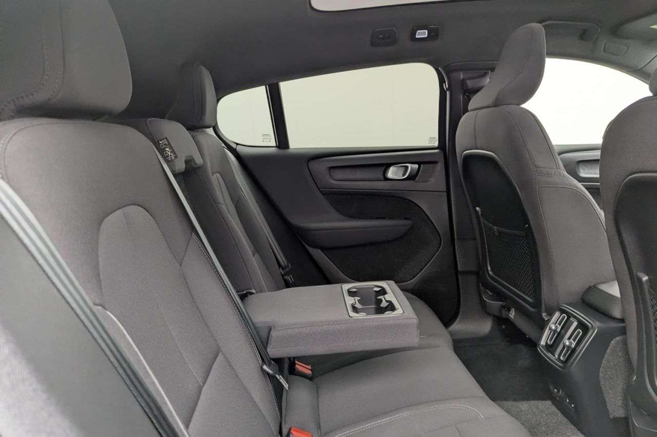 2023 VOLVO C40 2023 VOLVO C40