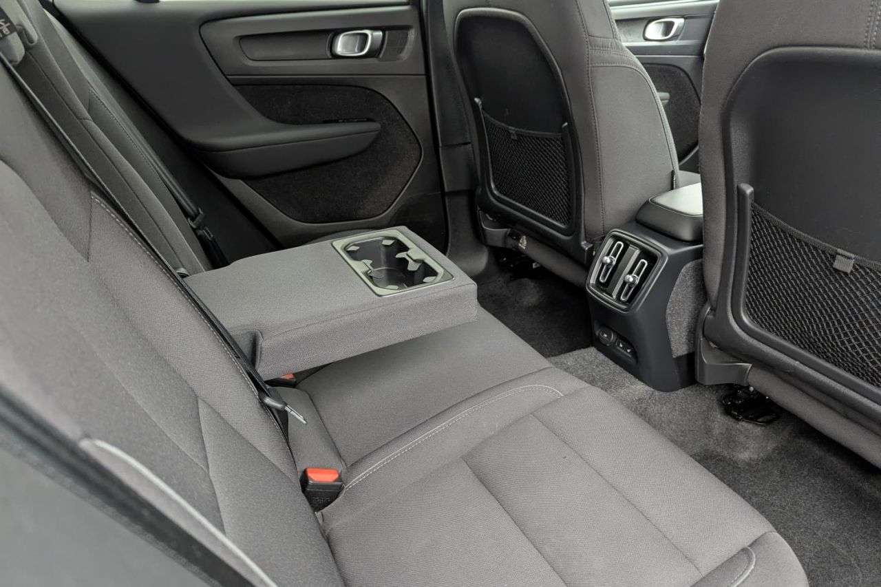 2023 VOLVO C40 2023 VOLVO C40