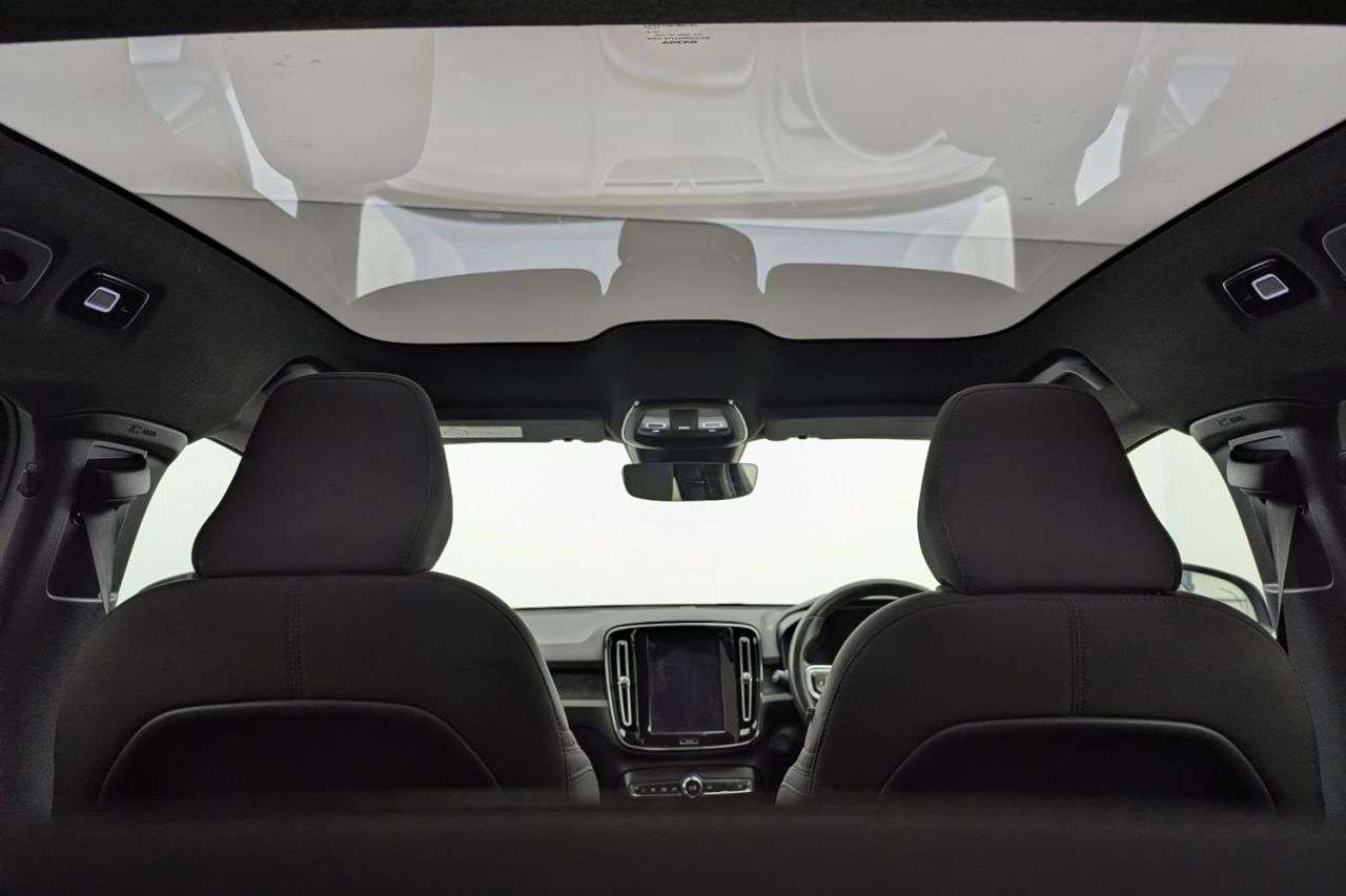 2023 VOLVO C40 2023 VOLVO C40