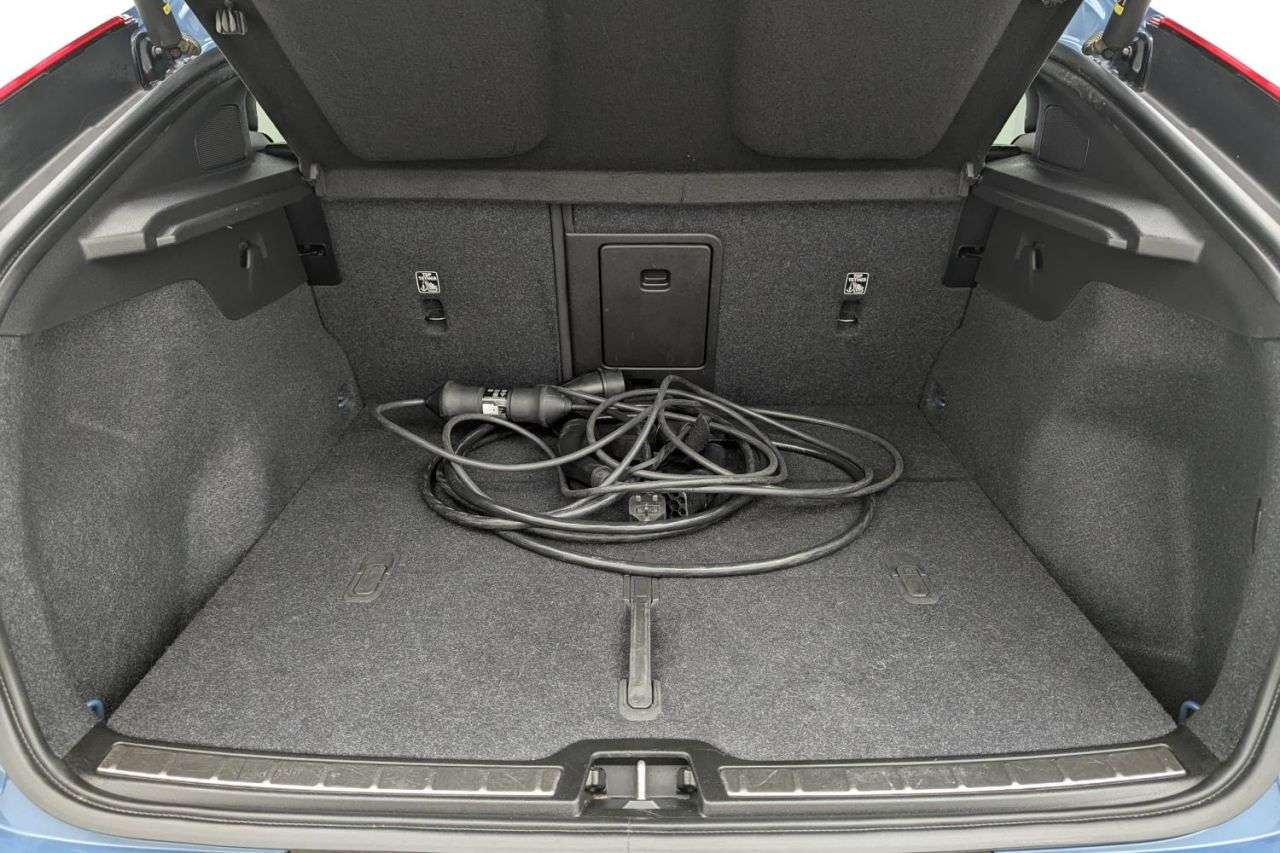 2023 VOLVO C40 2023 VOLVO C40