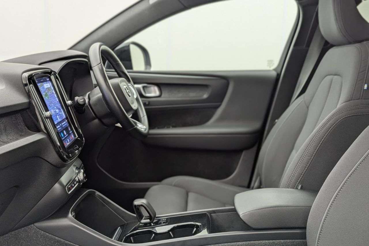 2023 VOLVO C40 2023 VOLVO C40