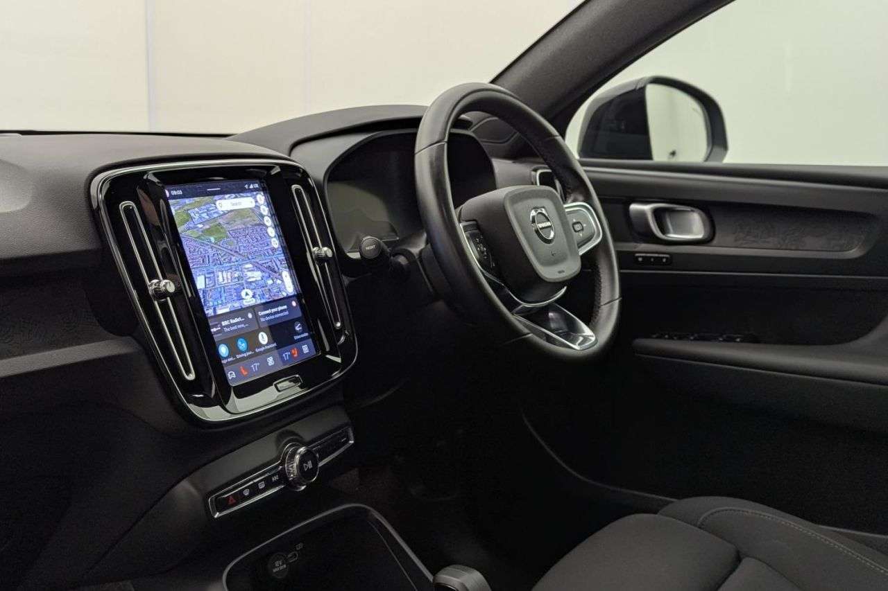 2023 VOLVO C40 2023 VOLVO C40