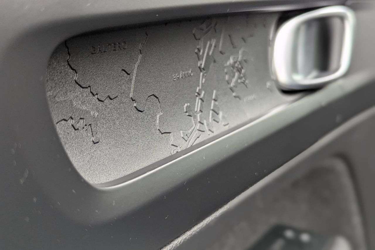 2023 VOLVO C40 2023 VOLVO C40