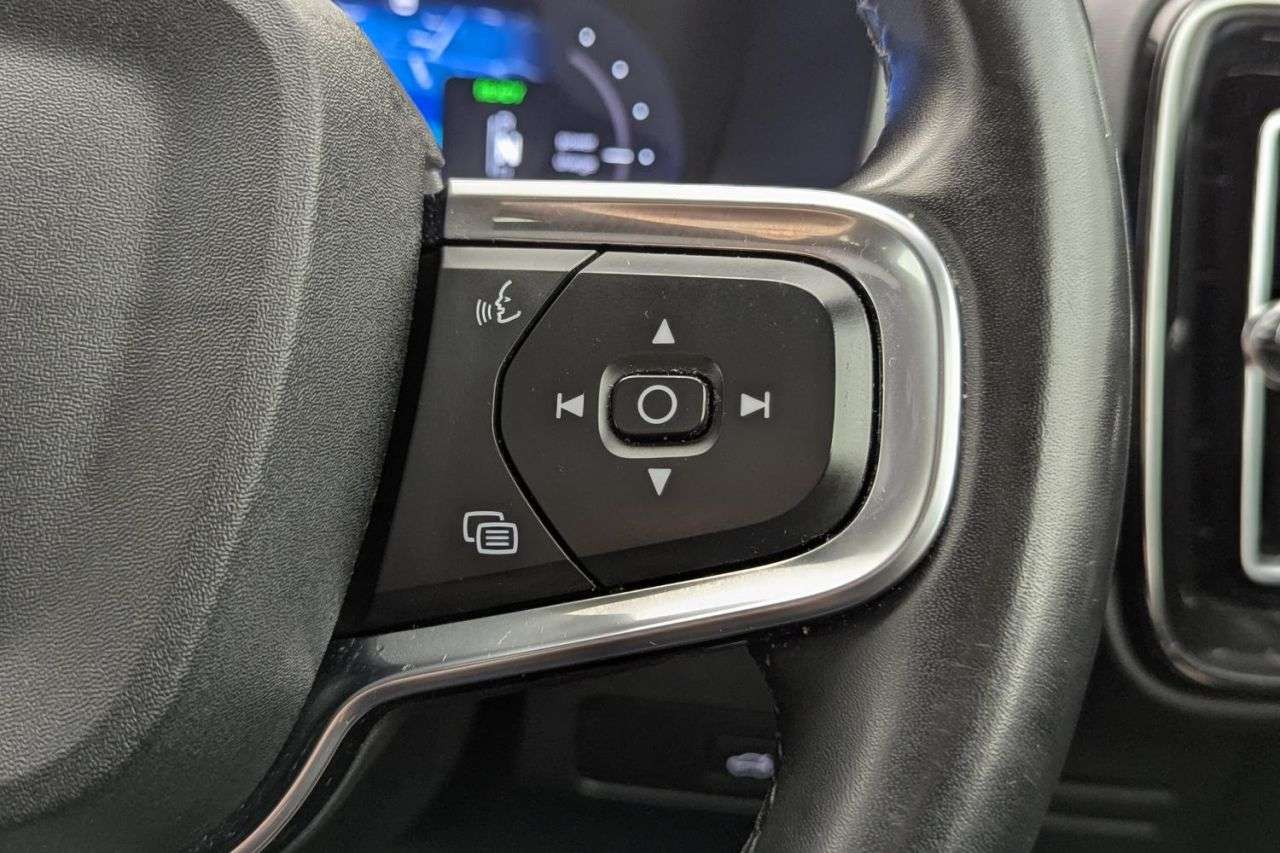 2023 VOLVO C40 2023 VOLVO C40