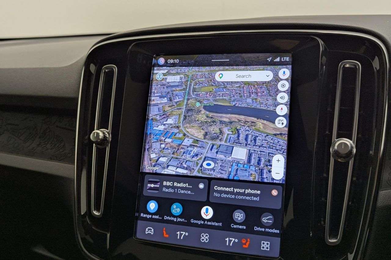 2023 VOLVO C40 2023 VOLVO C40