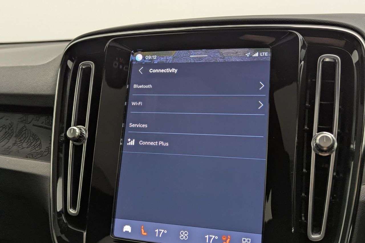 2023 VOLVO C40 2023 VOLVO C40