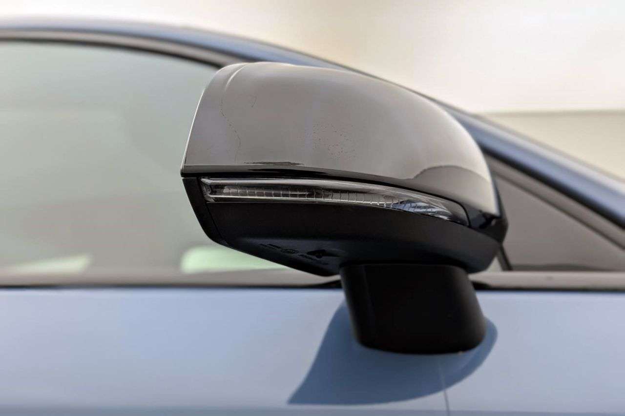 2023 VOLVO C40 2023 VOLVO C40