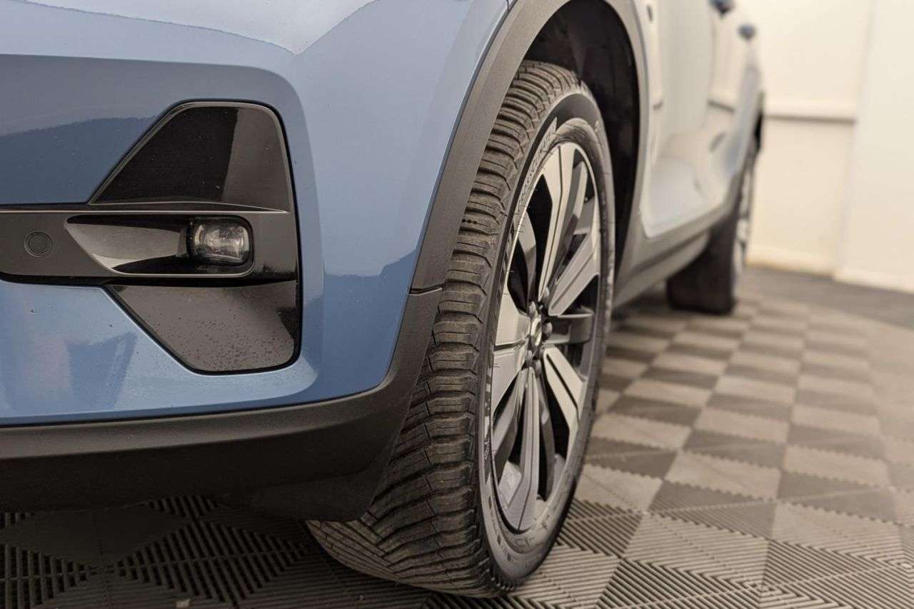 2023 VOLVO C40 2023 VOLVO C40