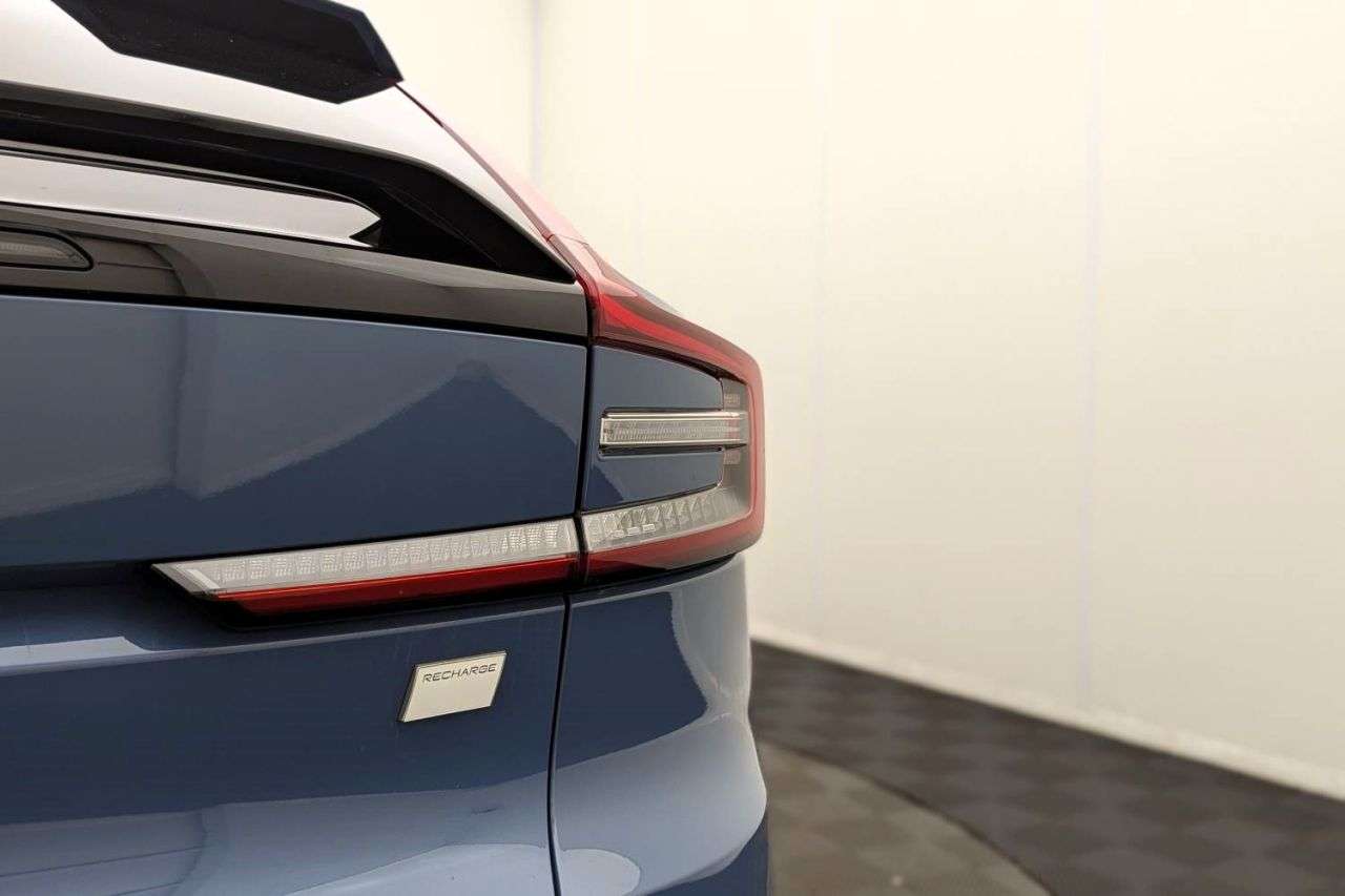 2023 VOLVO C40 2023 VOLVO C40