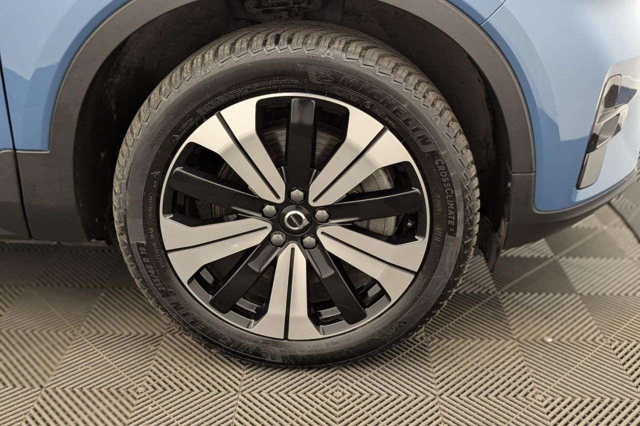 2023 VOLVO C40 2023 VOLVO C40